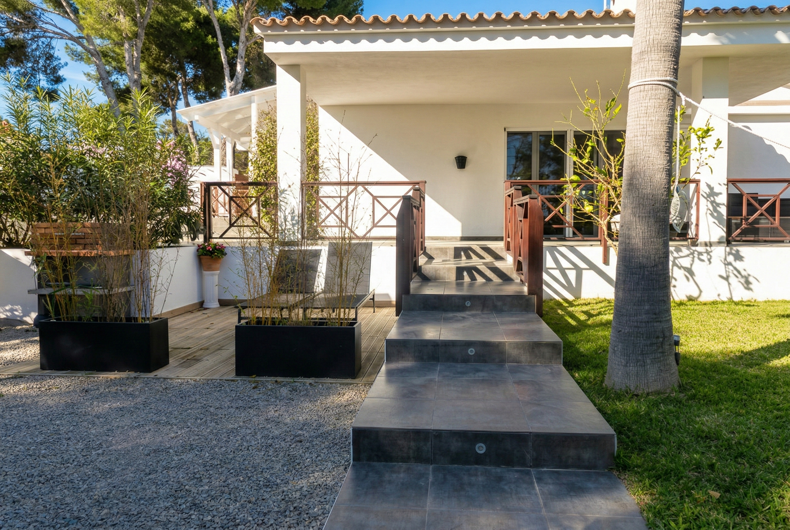 Hauseingang mit Stufen